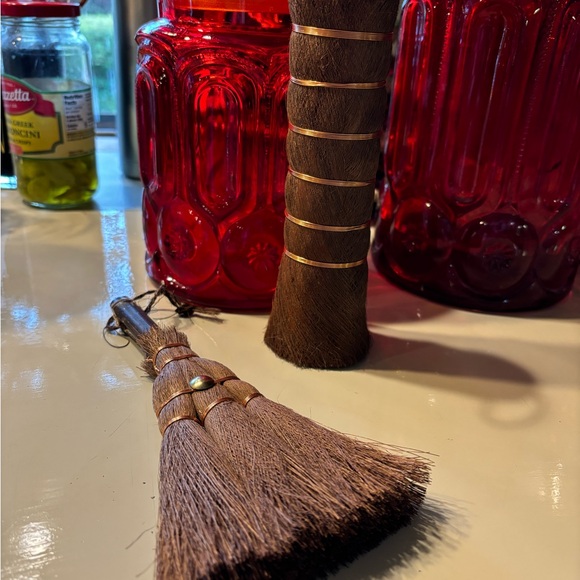 Organic Copper Banded Black Bamboo & Coconut Palm Fibre Broom Set - Picture 4 of 4